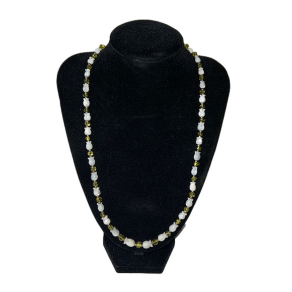 Beaded NECKLACE! Cute Lime green & Pearl White Beads - Picture 1 of 4